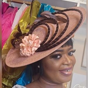 Elegant Peach Wide-Brim Floral Fascinator Hat for Women